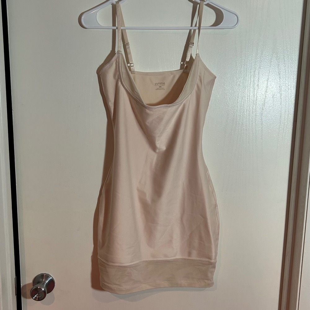 Yummie by Heather Thomson Nude Shapewear Slip Adjustable Straps Size Medium